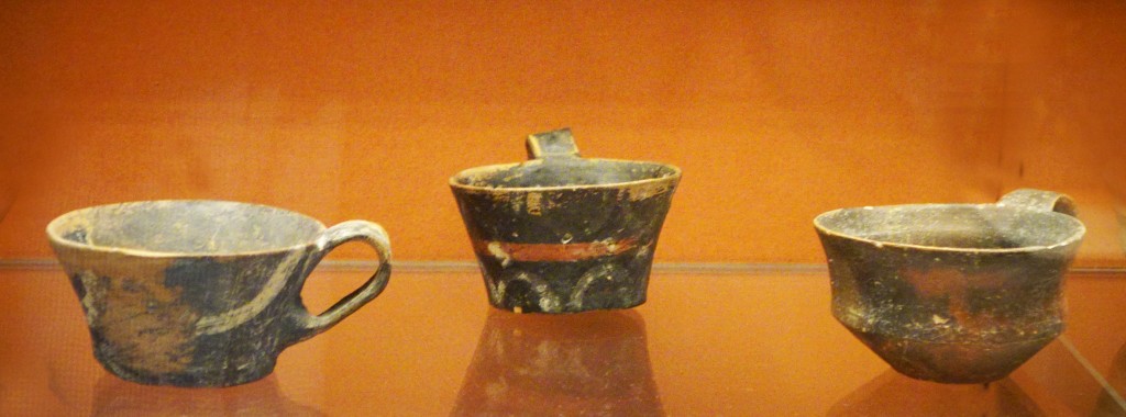 Kamares cups 