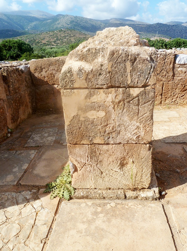 Malia pillared crypt